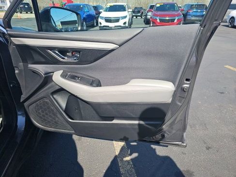 Used 2022 Subaru Outback Premium image 11