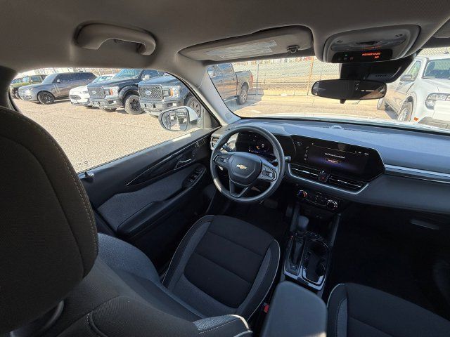 Used 2025 Chevrolet TrailBlazer LT AWD/4WD image 13