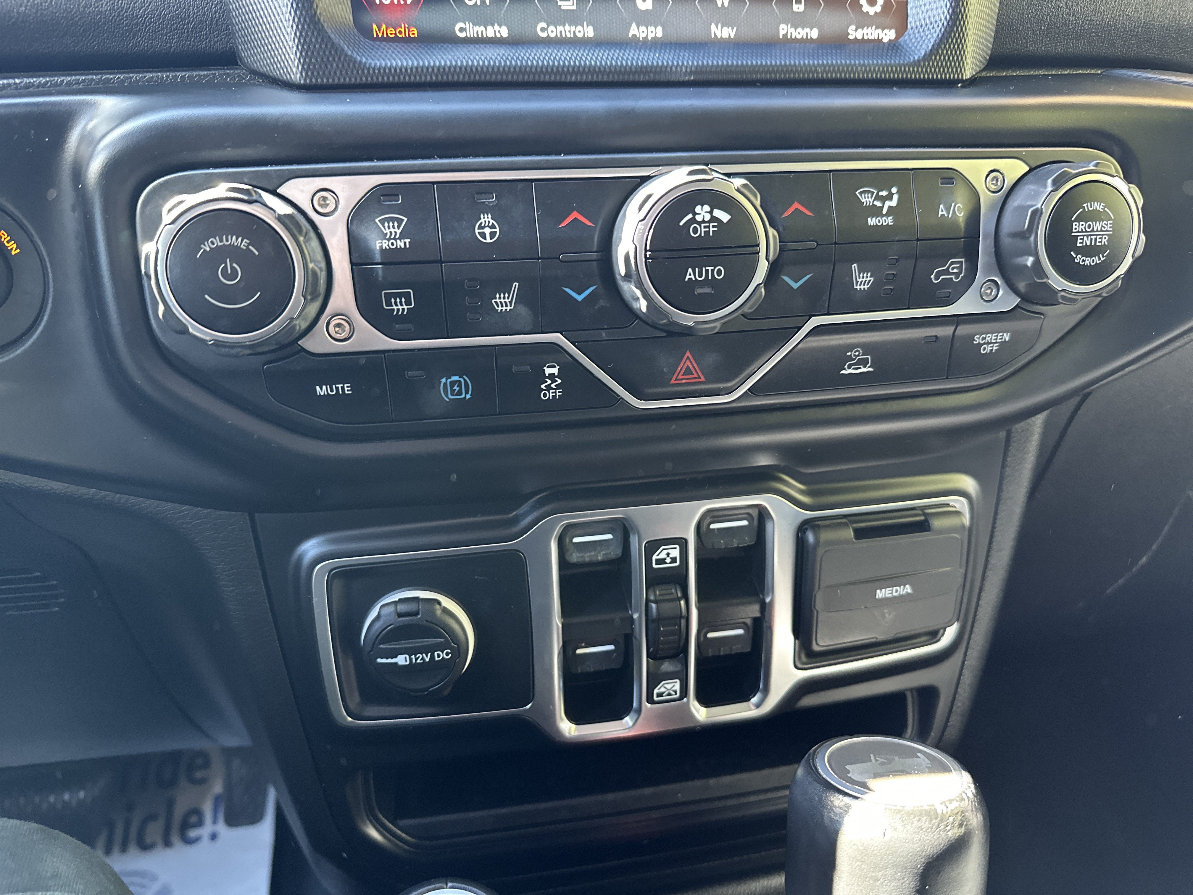 Used 2021 Jeep Wrangler Unlimited Sahara w/ Cold Weather Group AWD/4WD image 16