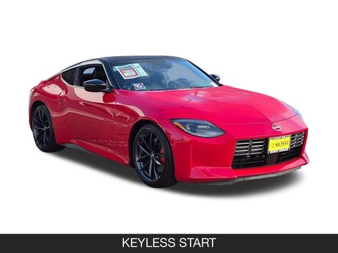 Used 2025 Nissan Z Performance w/ Floor Mat Package RWD image 2