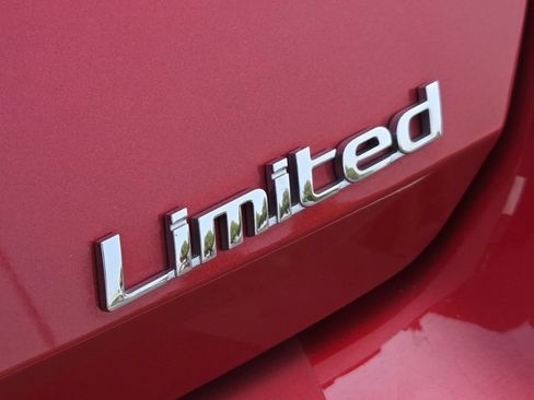 Used 2022 Hyundai Elantra Limited w/ Cargo Package FWD image 18