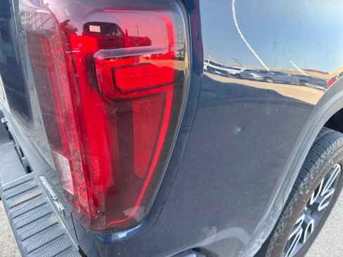 Used 2020 GMC Sierra 1500 AT4 w/ AT4 Premium Package AWD/4WD image 8