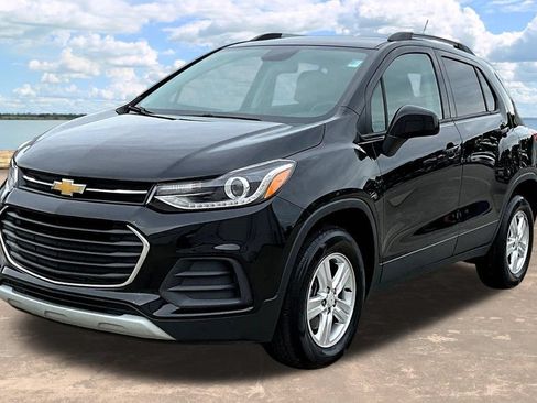 Used 2022 Chevrolet Trax LT w/ LT Convenience Package AWD/4WD image 4
