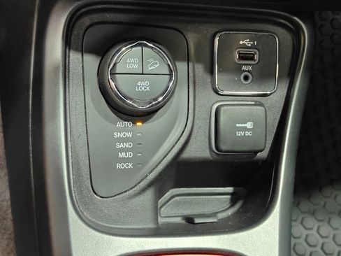 Used 2020 Jeep Compass Trailhawk AWD/4WD image 9