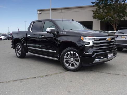 Used 2024 Chevrolet Silverado 1500 High Country w/ Technology Package AWD/4WD image 5