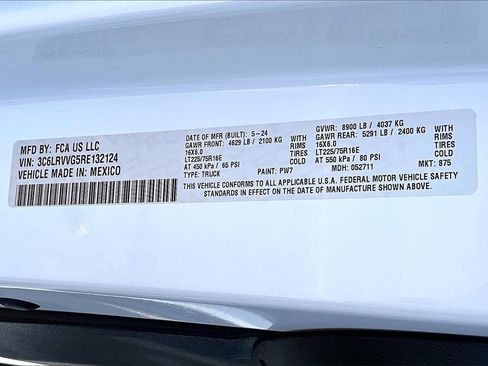 Used 2024 RAM ProMaster 2500 w/ Convenience Group image 32