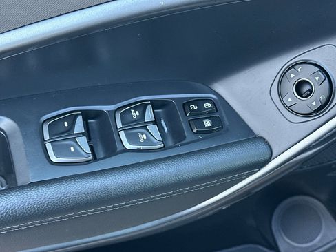 Used 2017 Hyundai Santa Fe Sport FWD image 12