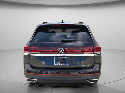 Certified 2025 Volkswagen Atlas SE FWD image 5