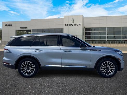 Certified 2022 Lincoln Aviator Reserve AWD/4WD image 2