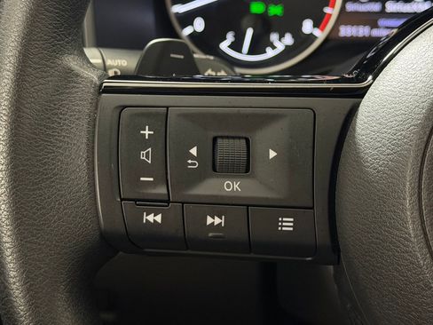 Used 2023 Nissan Rogue SV FWD image 15