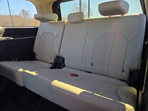 Used 2020 Ford Expedition Platinum image 15