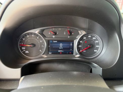 Used 2024 GMC Terrain SLE w/ Driver Convenience Package FWD image 9