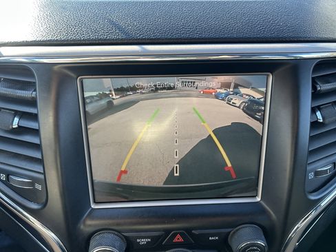 Used 2014 Jeep Grand Cherokee Limited image 21