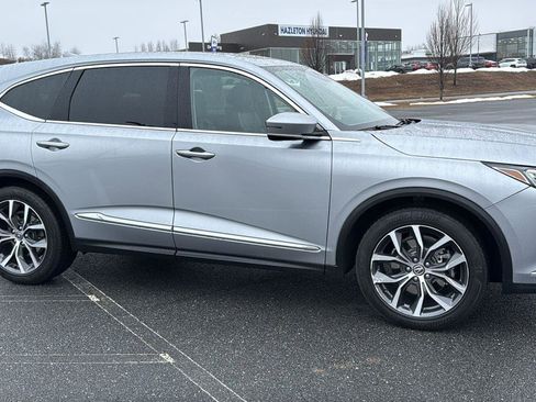 Used 2023 Acura MDX SH-AWD w/ Technology Package image 3