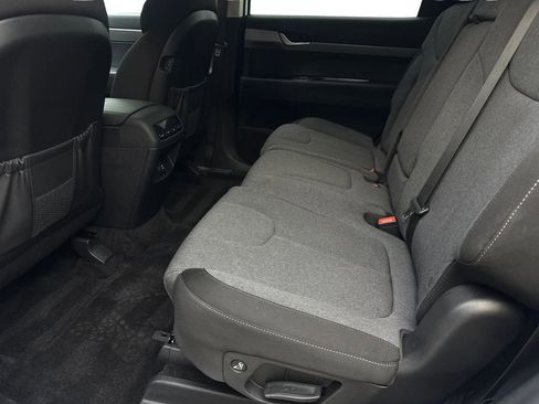 Used 2025 Hyundai Palisade SE FWD image 32