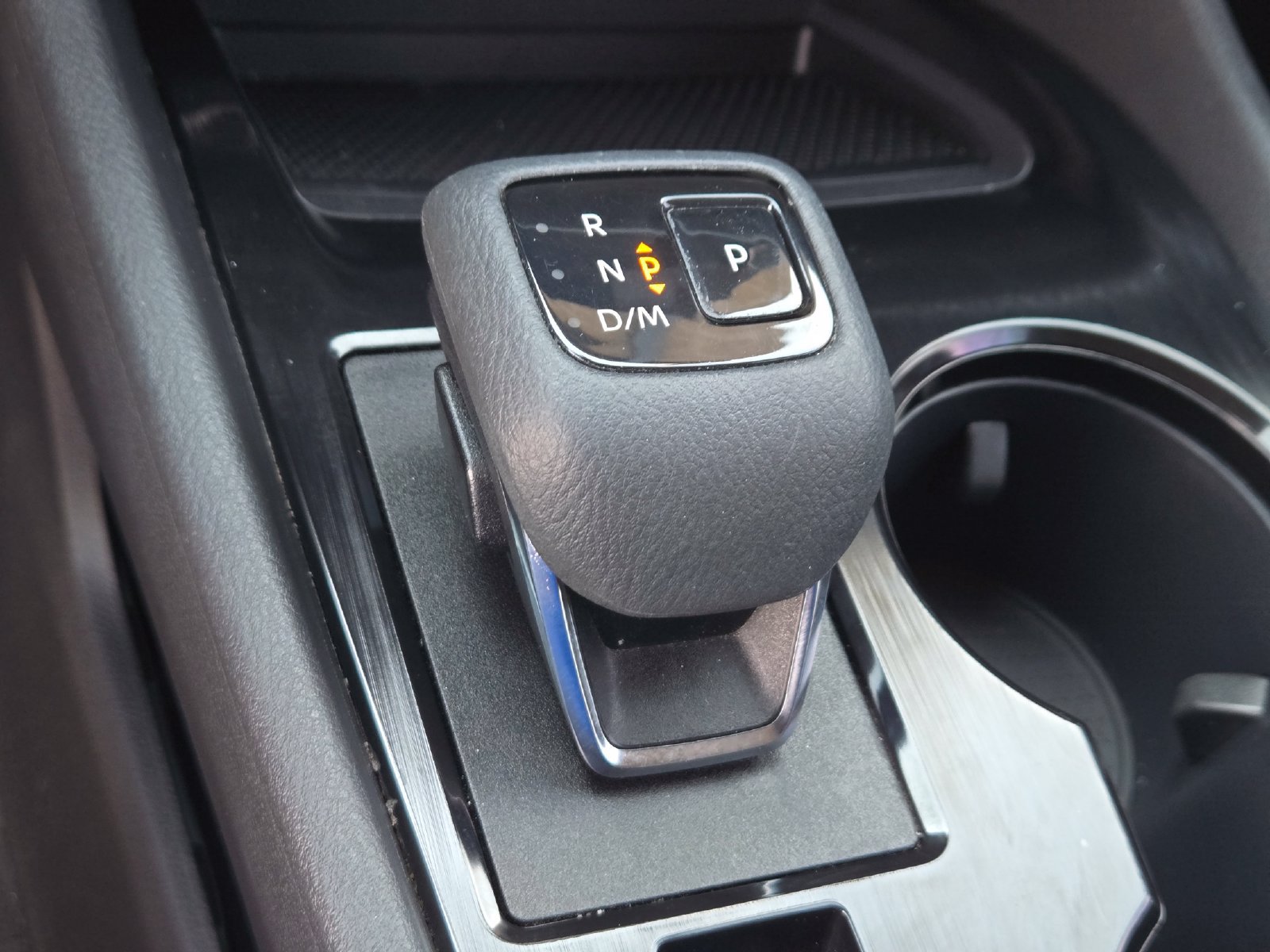 Used 2022 Nissan Rogue SV w/ SV Premium Package FWD image 19
