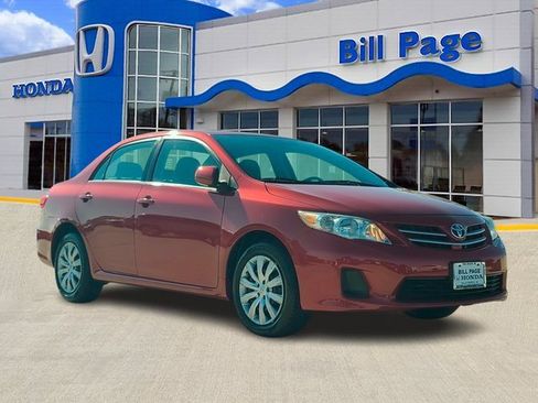 Used 2013 Toyota Corolla LE image 1