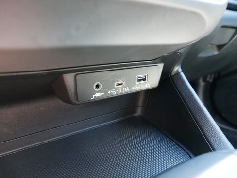 Used 2025 Subaru Crosstrek 2.0i Premium AWD/4WD image 33