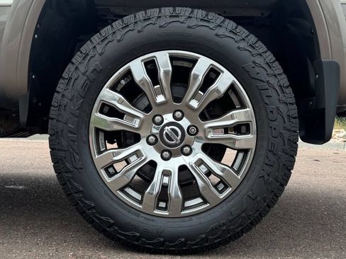 Used 2019 Nissan Titan Platinum Reserve w/ Platinum Utility Package AWD/4WD image 11
