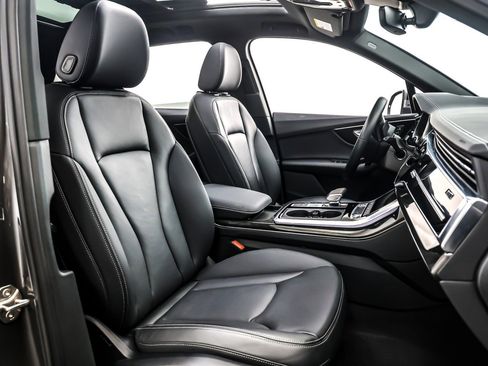 Used 2025 Audi Q7 2.0T Premium w/ Convenience Package image 8