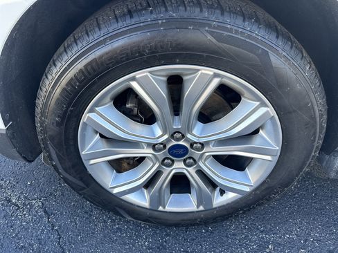 Used 2020 Ford Edge Titanium w/ Equipment Group 301A image 10