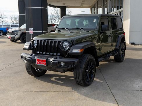 Used 2022 Jeep Wrangler Unlimited Willys image 3