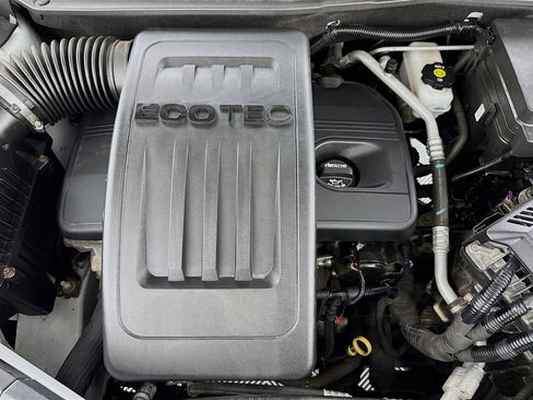 Used 2017 Chevrolet Equinox LS image 34