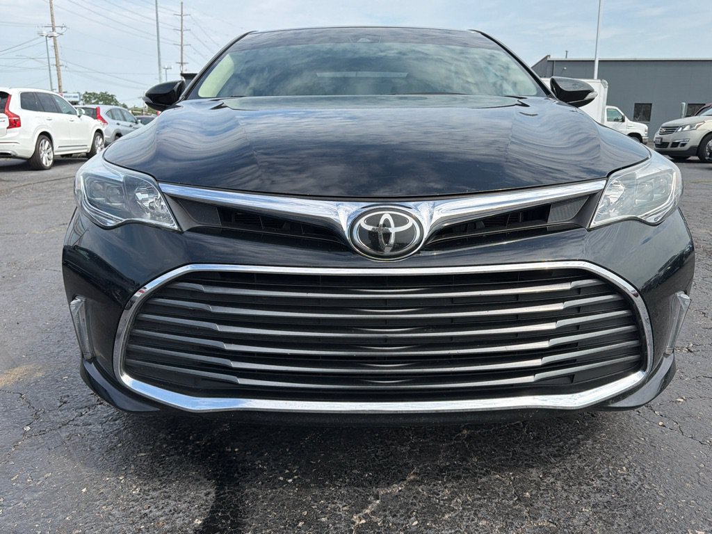 Used 2017 Toyota Avalon XLE Premium w/ All Weather Liner Package FWD image 2