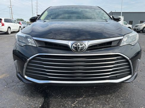 Used 2017 Toyota Avalon XLE Premium w/ All Weather Liner Package FWD image 2