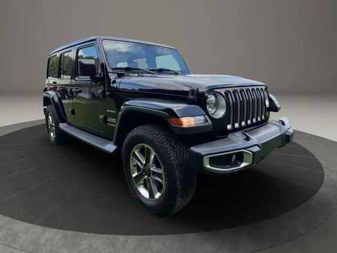 Used 2019 Jeep Wrangler Unlimited Sahara AWD/4WD image 7