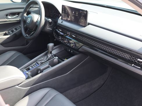 Used 2025 Honda Accord EX-L image 37