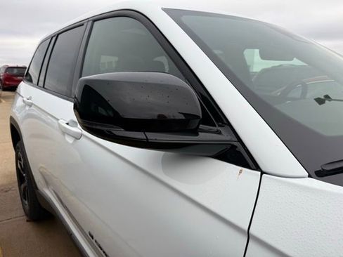 New 2025 Jeep Grand Cherokee Limited w/ Black Appearance Package image 7