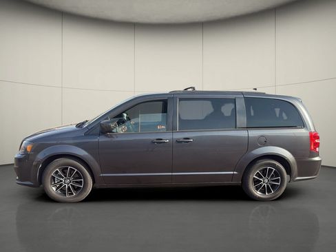 Used 2018 Dodge Grand Caravan GT FWD image 4