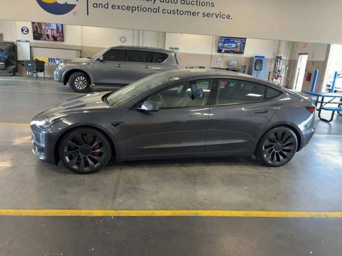 Used 2021 Tesla Model 3 Performance image 2