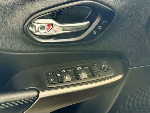 Used 2021 Jeep Cherokee Limited AWD/4WD image 18