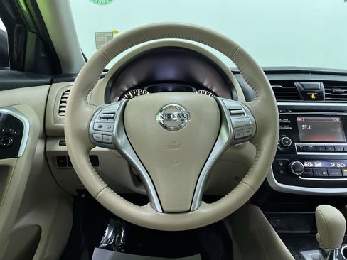 Used 2017 Nissan Altima 2.5 SV w/ Convenience Package FWD image 20