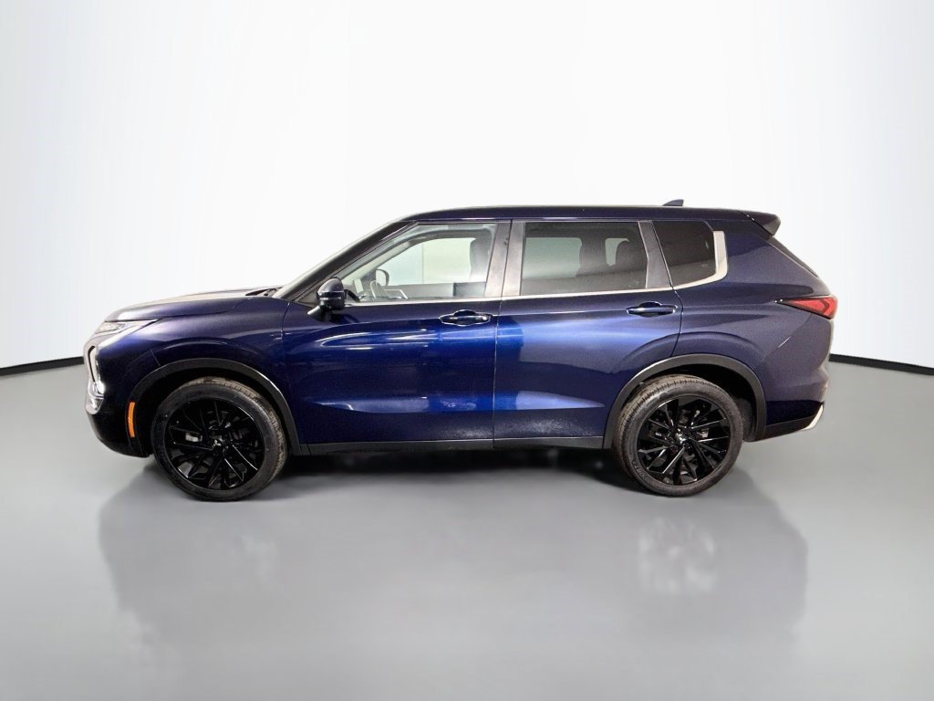 Used 2023 Mitsubishi Outlander SE FWD image 6