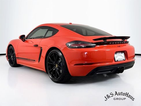 Used 2022 Porsche 718 Cayman RWD image 5