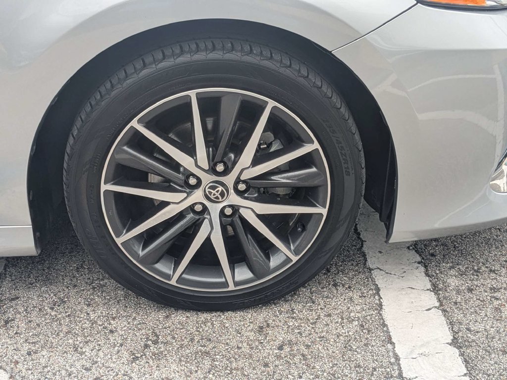Used 2022 Toyota Camry XLE FWD image 12