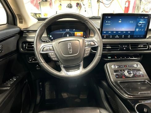 Used 2021 Lincoln Nautilus AWD image 16