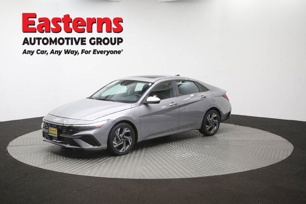 Used 2025 Hyundai Elantra SEL FWD image 61