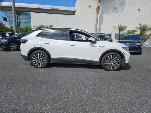 Used 2023 Volkswagen ID.4 Pro S Plus RWD image 4