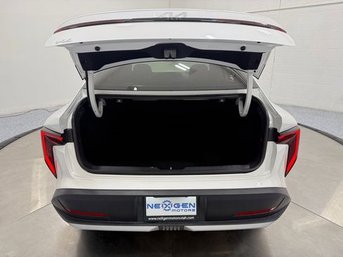 Used 2025 Kia K4 EX image 44