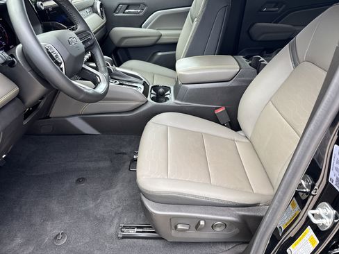 Used 2025 Chevrolet Colorado ZR2 w/ Technology Package image 9