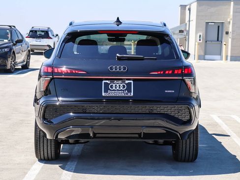 New 2026 Audi Q3 quattro 2.0T AWD/4WD image 5