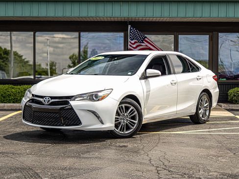 Used 2017 Toyota Camry SE FWD image 5