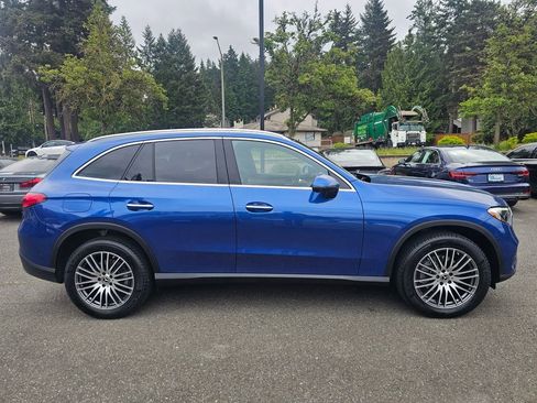Used 2024 Mercedes-Benz GLC 300 4MATIC image 4