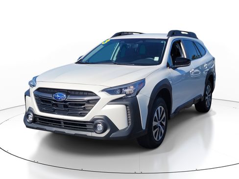 Certified 2023 Subaru Outback Premium image 3