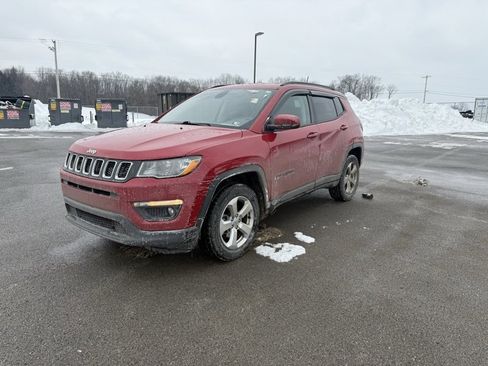 Used 2019 Jeep Compass Latitude image 3