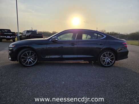 Used 2025 Genesis G70 2.5T image 4